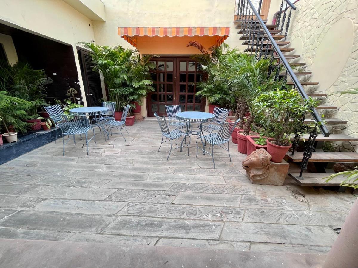 Ratnawali – A Vegetarian Heritage Hotel Jaipur Eksteriør billede