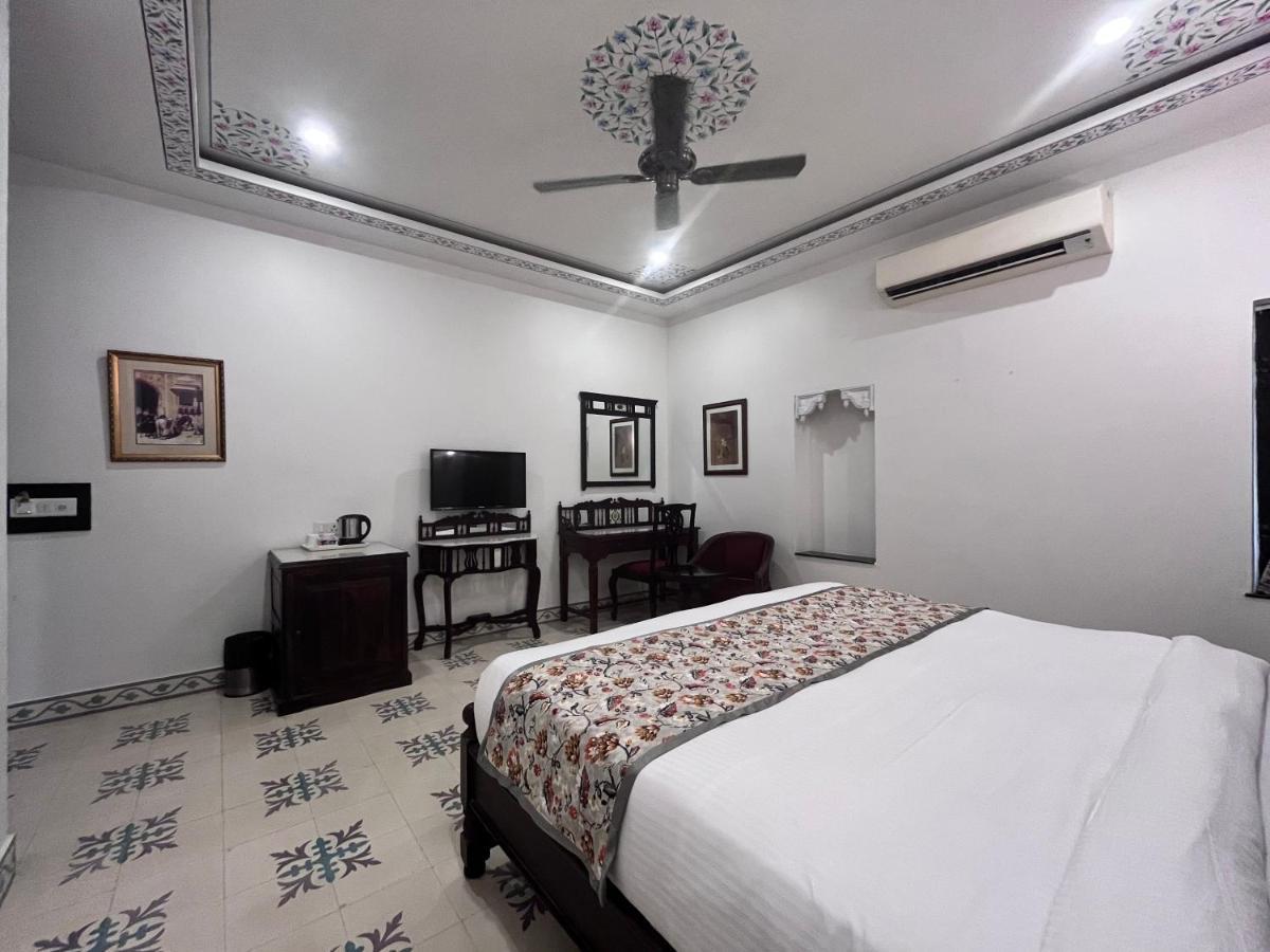 Ratnawali – A Vegetarian Heritage Hotel Jaipur Eksteriør billede