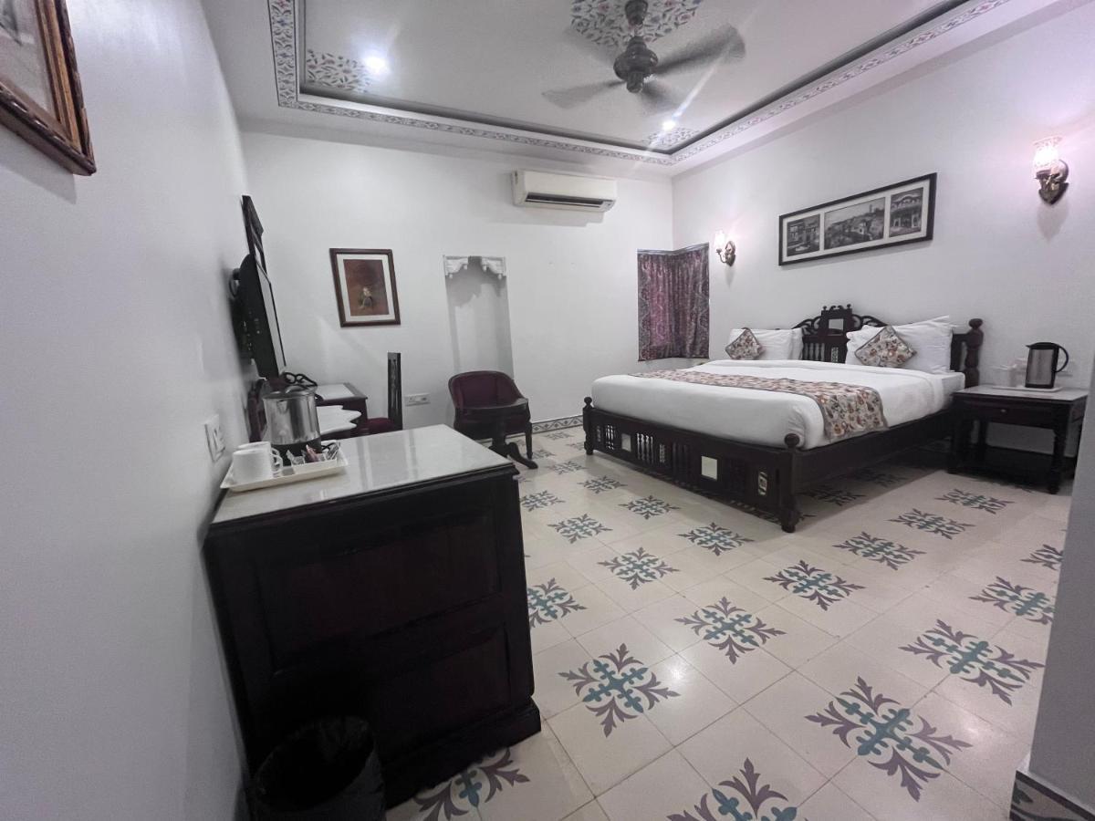 Ratnawali – A Vegetarian Heritage Hotel Jaipur Eksteriør billede