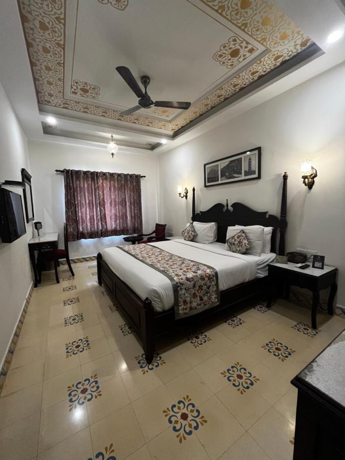 Ratnawali – A Vegetarian Heritage Hotel Jaipur Eksteriør billede