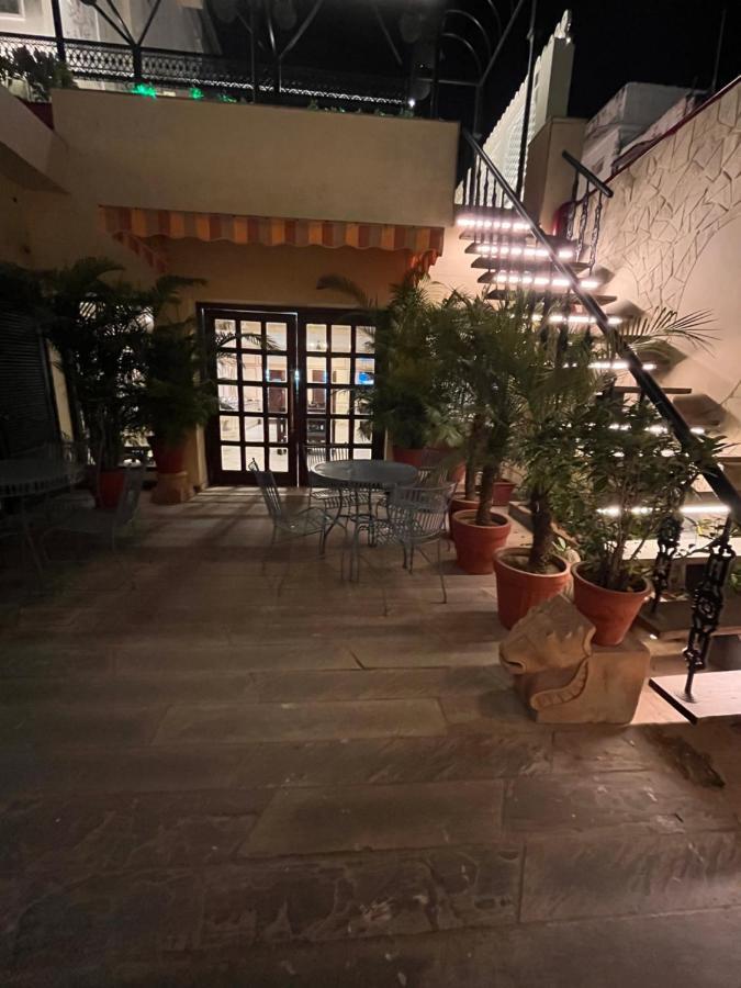 Ratnawali – A Vegetarian Heritage Hotel Jaipur Eksteriør billede
