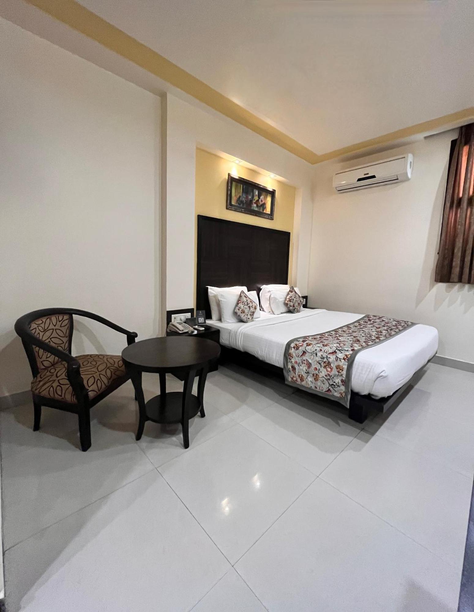Ratnawali – A Vegetarian Heritage Hotel Jaipur Eksteriør billede