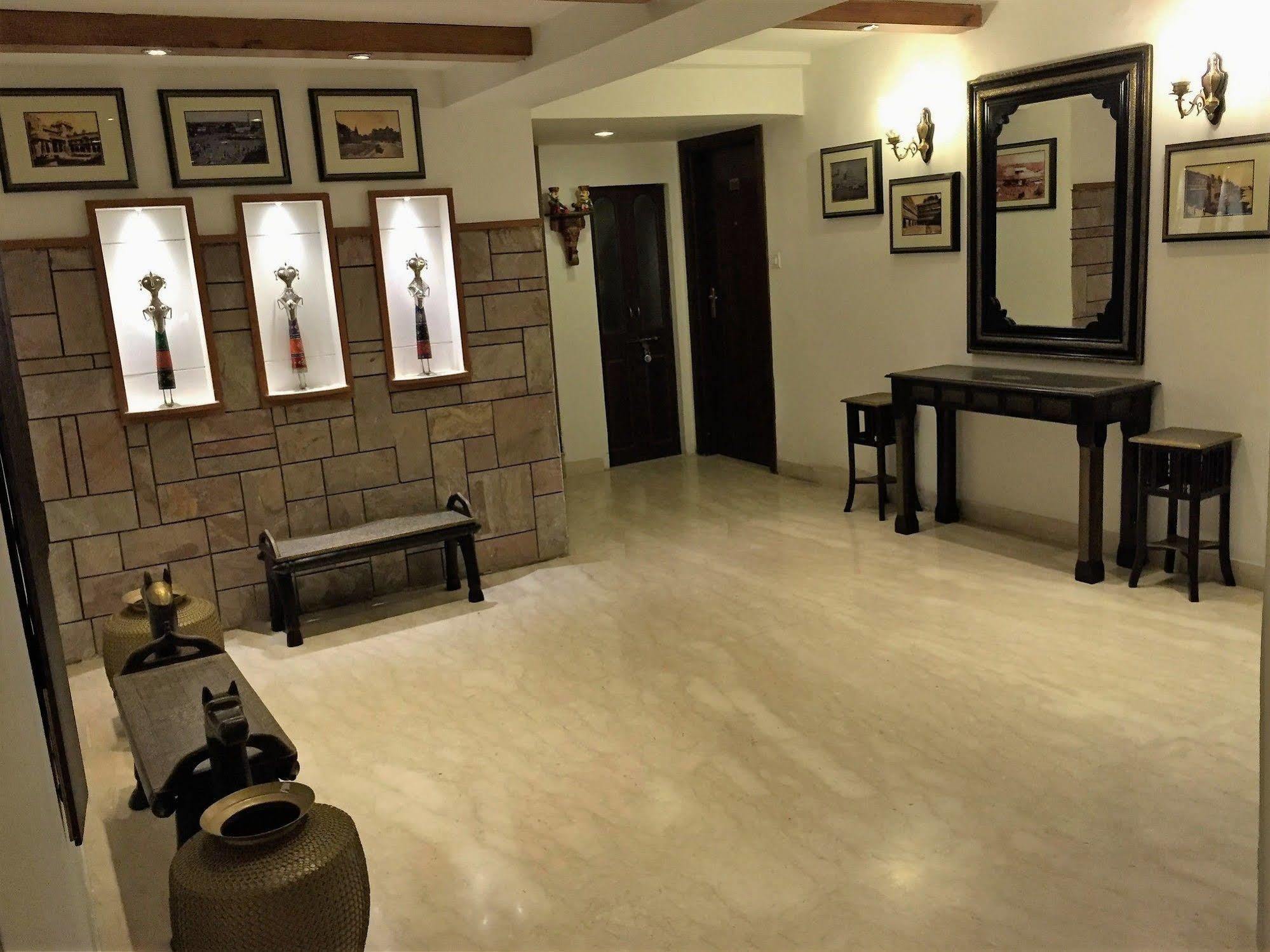 Ratnawali – A Vegetarian Heritage Hotel Jaipur Eksteriør billede