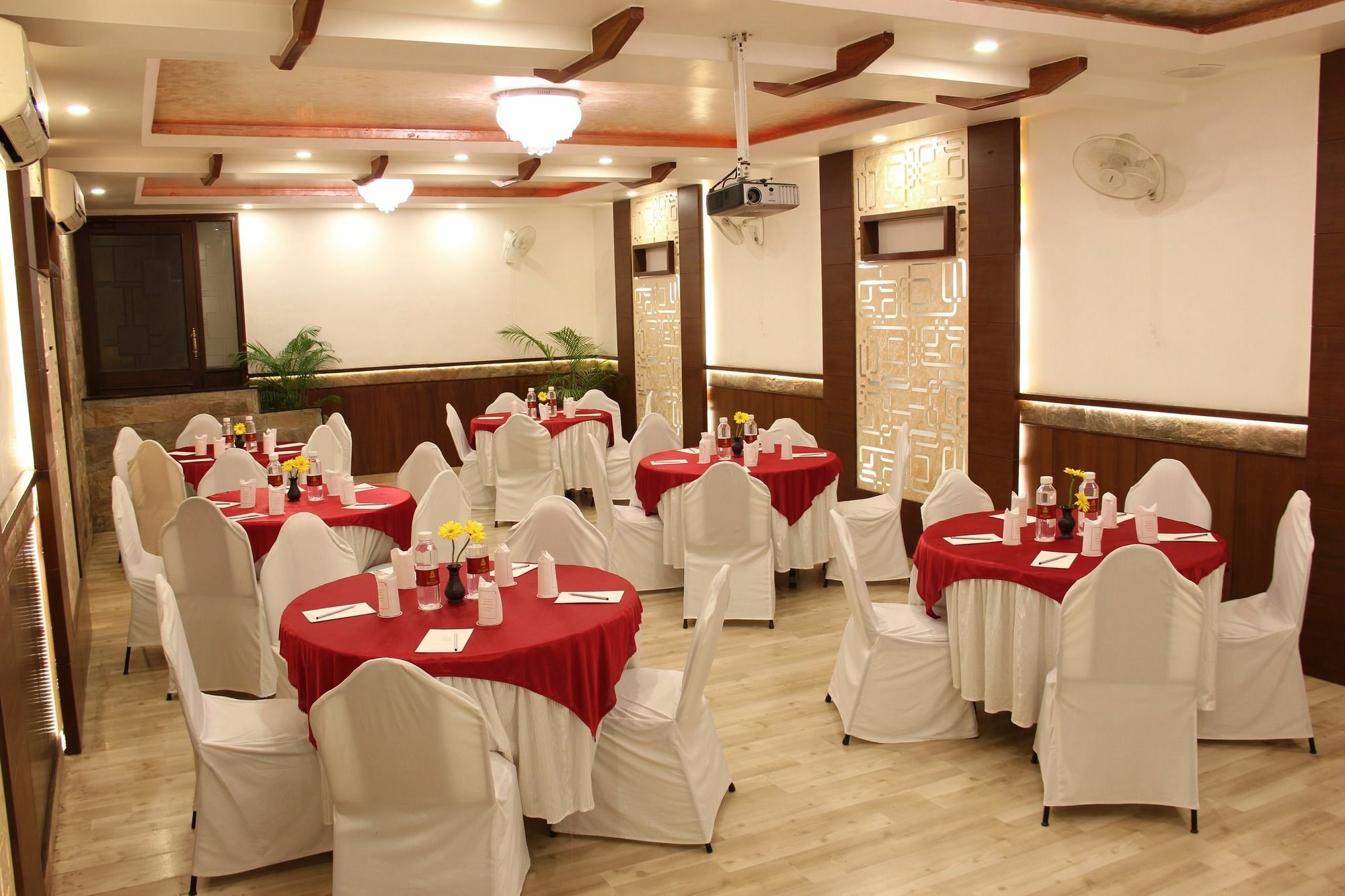 Ratnawali – A Vegetarian Heritage Hotel Jaipur Eksteriør billede